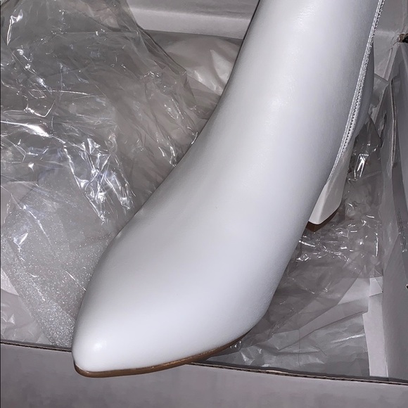 White Booties NEW - Picture 3 of 3